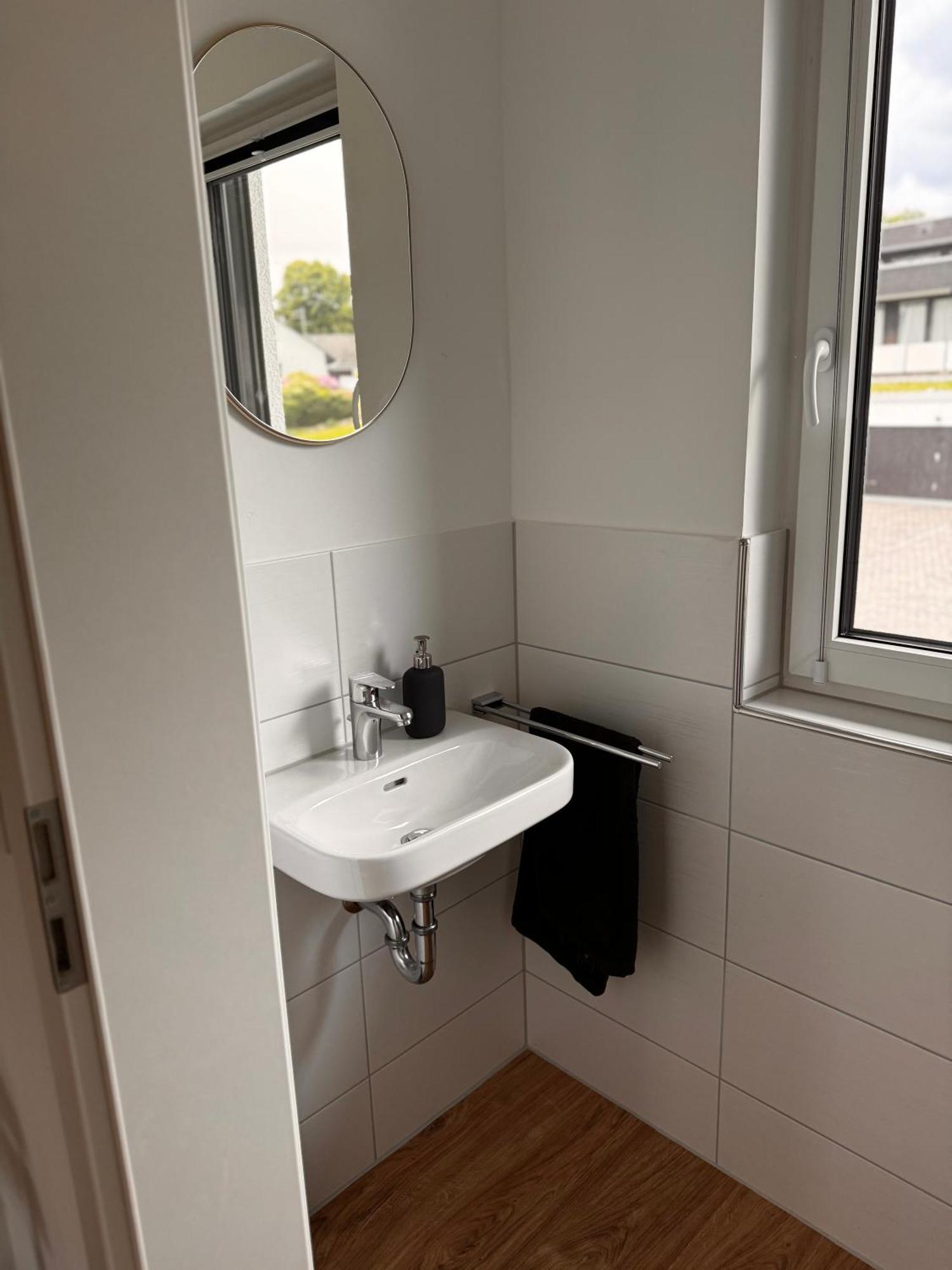 Traumhafter Ausblick, Modern Mit Komfort Und Stil Hardert Buitenkant foto