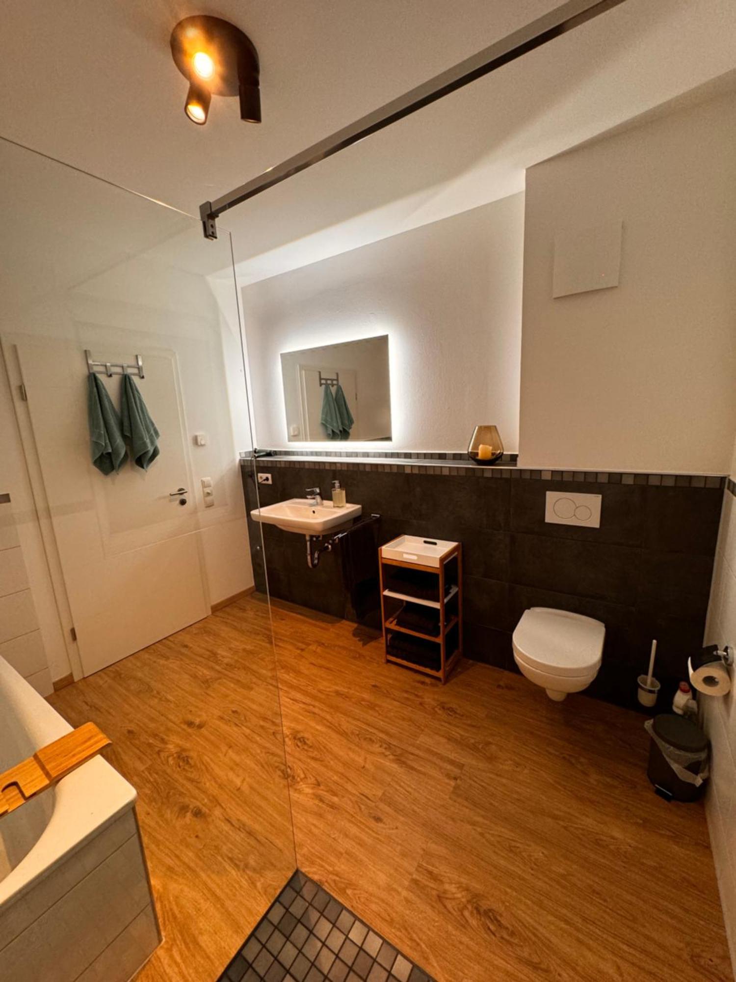 Traumhafter Ausblick, Modern Mit Komfort Und Stil Hardert Buitenkant foto