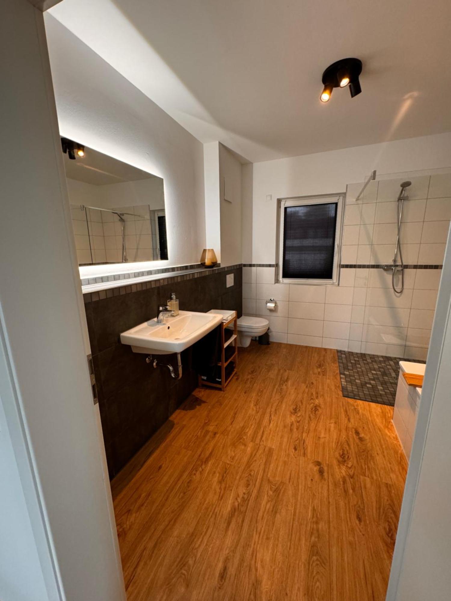 Traumhafter Ausblick, Modern Mit Komfort Und Stil Hardert Buitenkant foto