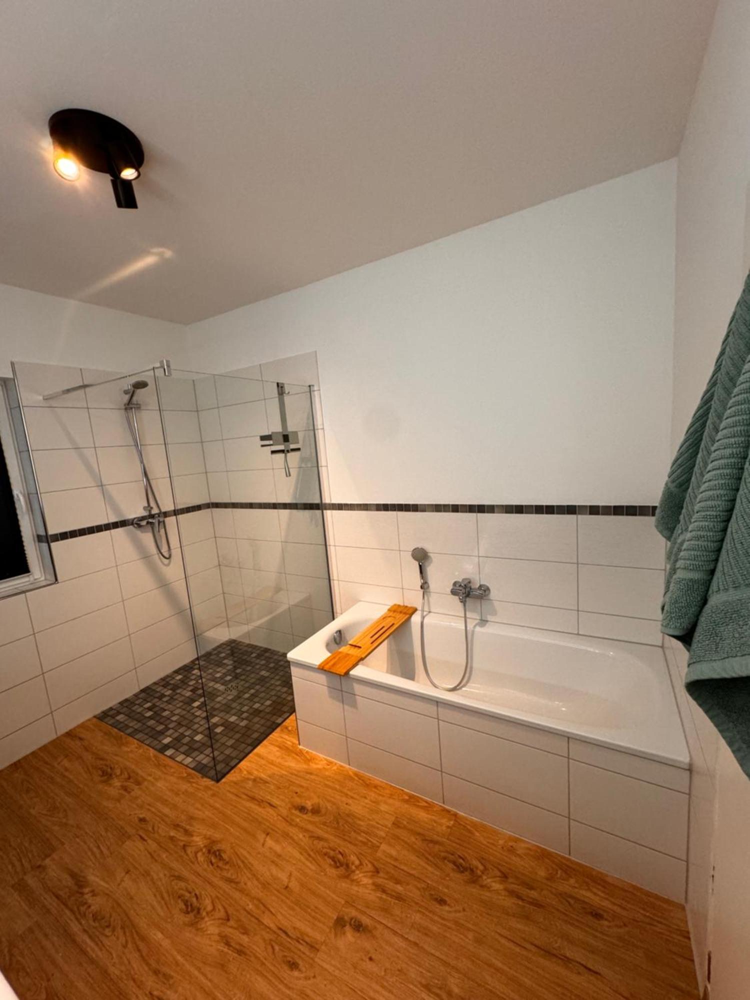 Traumhafter Ausblick, Modern Mit Komfort Und Stil Hardert Buitenkant foto
